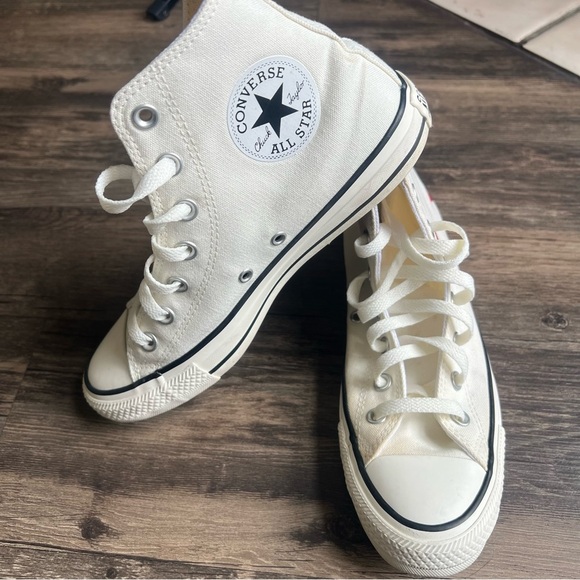 Converse Chuck Taylor All Star High Top White Red Hearts
Embroidered Sneaker 7.5 - Picture 4 of 13